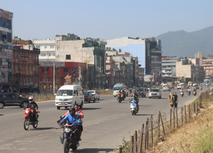 दसैँ मनाएर उपत्यका फर्किने बढे, प्रमुख नाकामा सवारी चाप