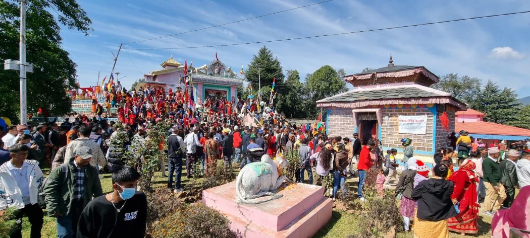 उग्रतारा भगवती मन्दिरमा दर्शनार्थीको घुइँचो