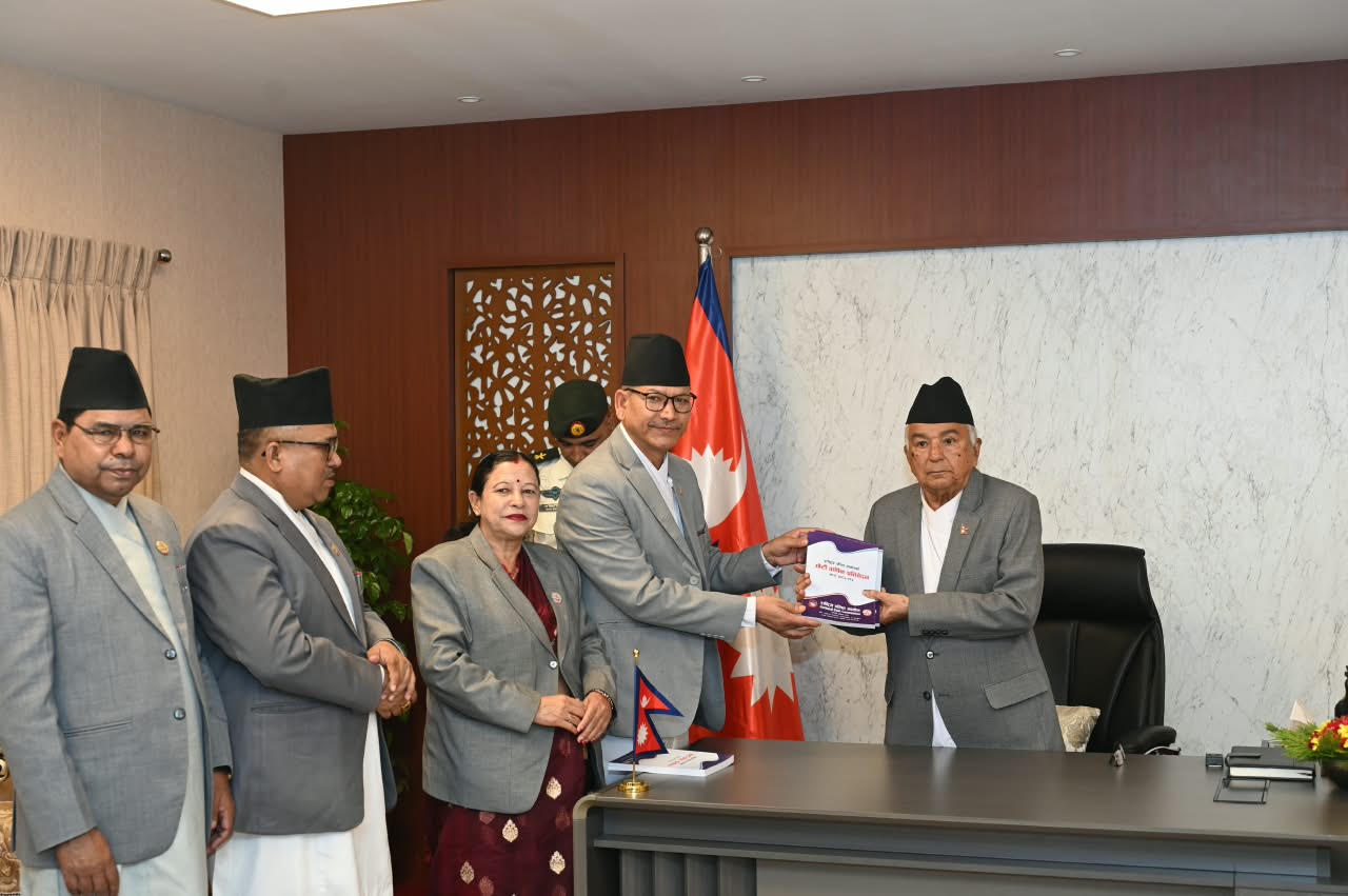 राष्ट्रिय दलित आयोगद्वारा राष्ट्रपतिसमक्ष वार्षिक प्रतिवेदन पेस