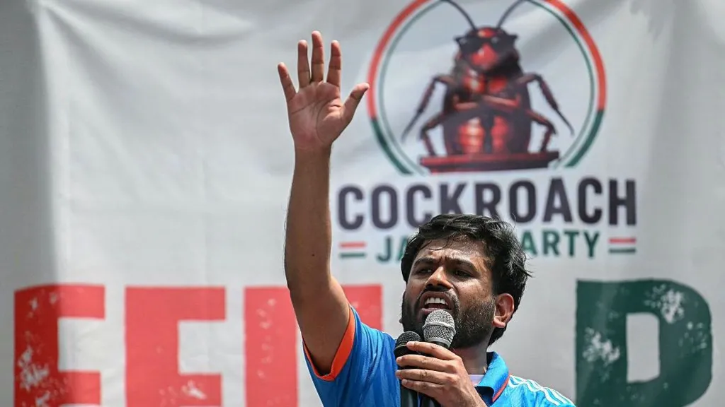 प्रमुख निर्वाचन आयुक्तको राजीनामा माग्दै भारतमा ‘ककरोच’ प्रदर्शनकारीहरू पुनः सडकमा