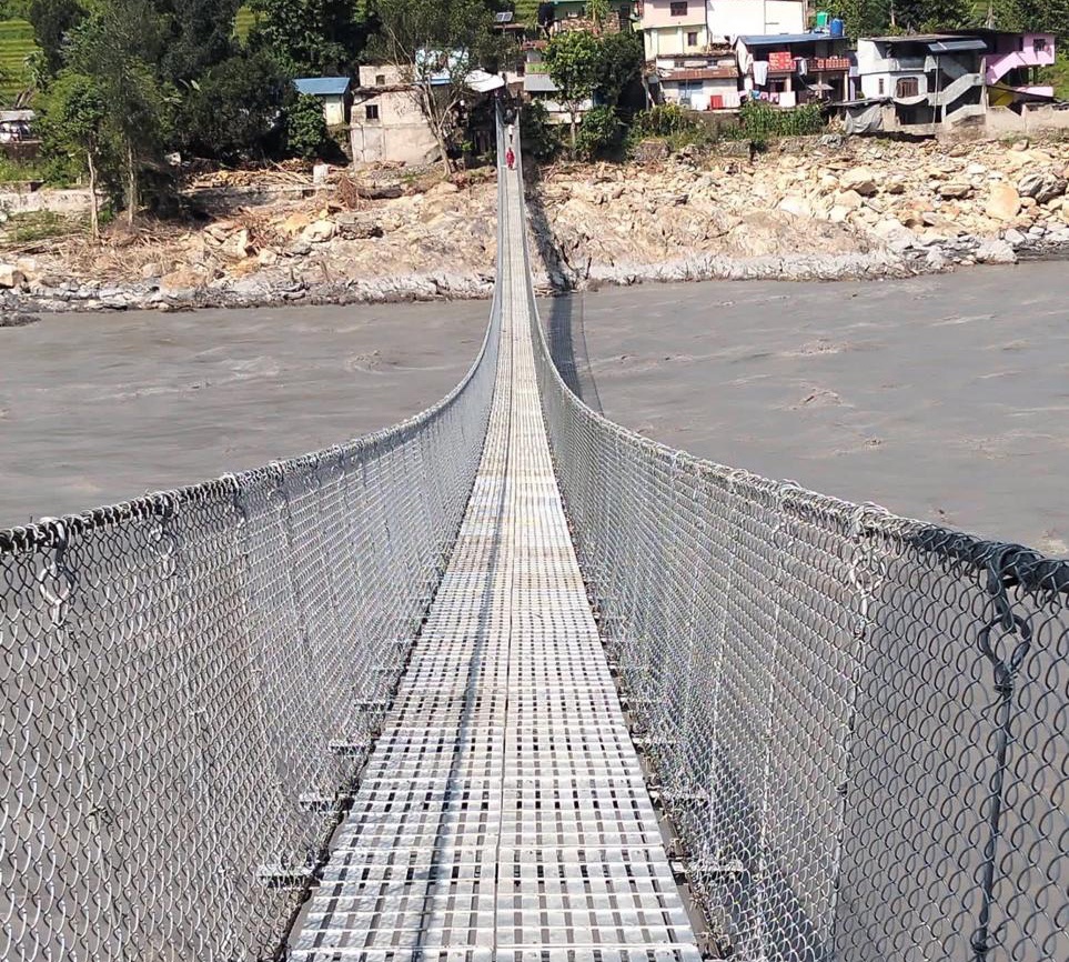 भोटेकोशी–त्रिशूली बाढीका कारण क्षतिग्रस्त १८ झोलुङ्ले पुल मर्मतपछि सञ्चालनमा